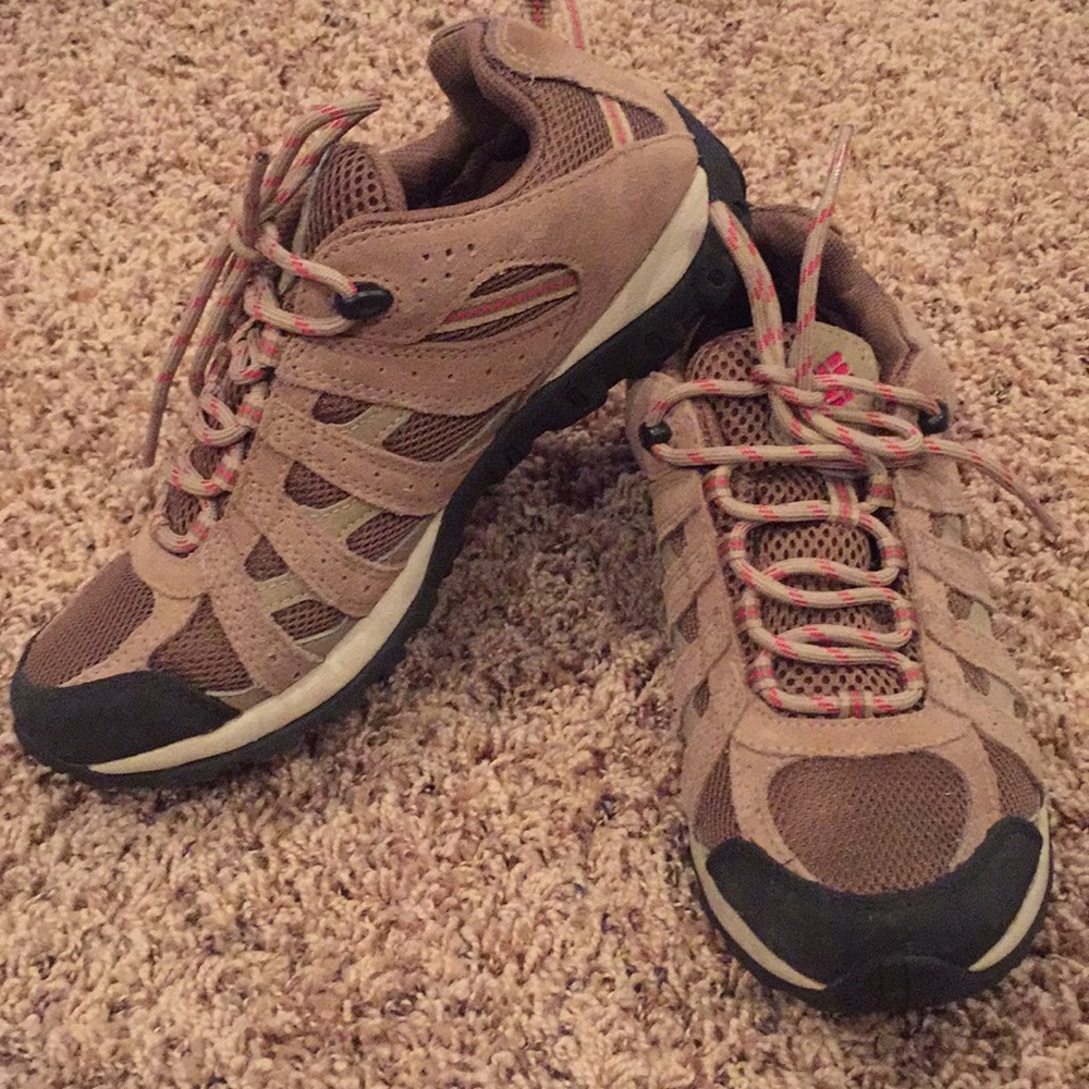 Columbia Hiking shoes size 7.5 US